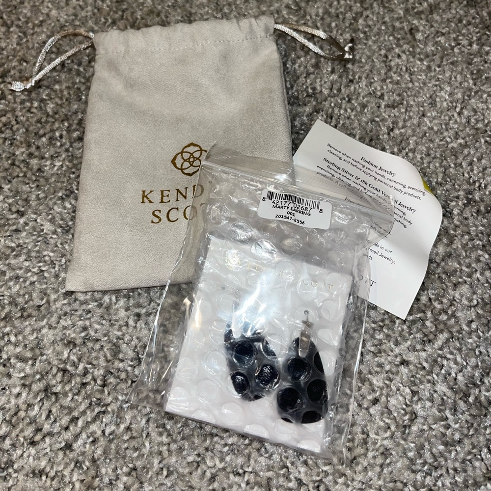 Kendra Scott Black Marty Drop Earrings